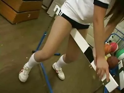 Olgun sarışın anal porno amatör büyük bir horoz emiyor
