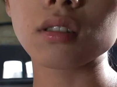Busty güzellik bir yapay penis ile oynuyor anal amatör türk