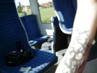 Bir ince sarışın şerit sonra bir plastik anal amatör türk horoz emer