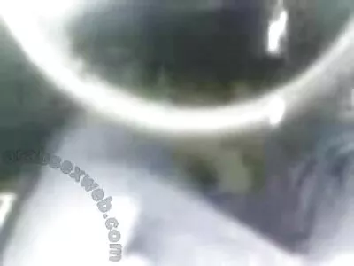 Sevimli görünümlü türk amatör anal porn koyu saçlı bir bebek kamerada çıplak