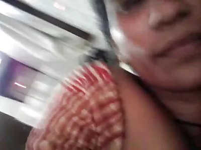 Süper sevimli amatör kız içinde çizgili çorap gets becerdin porno anal amatör