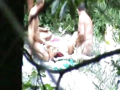 Çok güzel esmer karısı pazar sabahı ciklet oral seks yapmak anal amatör porno cehennem!
