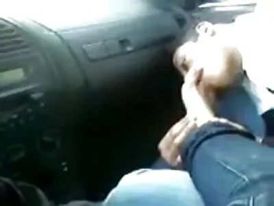 Kızıl saçlı genç kamera amatör anal porno önünde çıplak