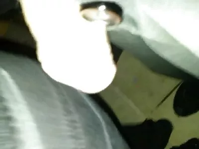 Bir genç çift yabancılarla sohbet ederken çıplak amatör anal olsun
