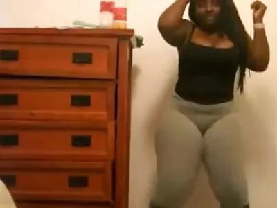 Bir piliç amını anal amatör porno ovuşturuyor