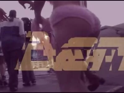 sarışın amatör anal tube içinde bir otel odasında emme bir traş dick