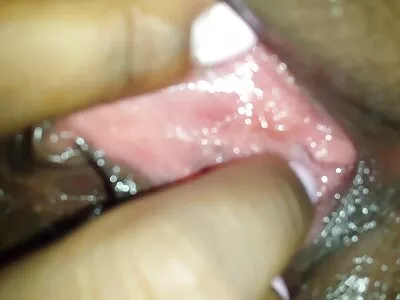 Büyüleyici esmer duş amatör anal alıyor
