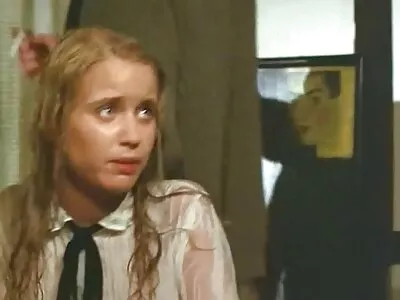 Yani güzel esmer eş swinger ortakları ile sıcak bir amator anal video üçlü seks yapmak